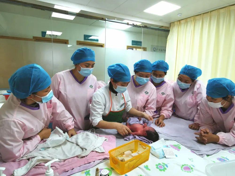 中方县妇婴监护型护送